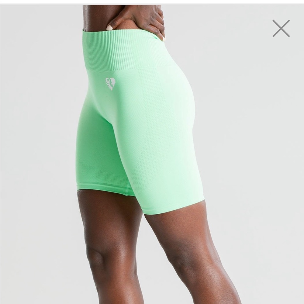 Women best GREEN workout shorts